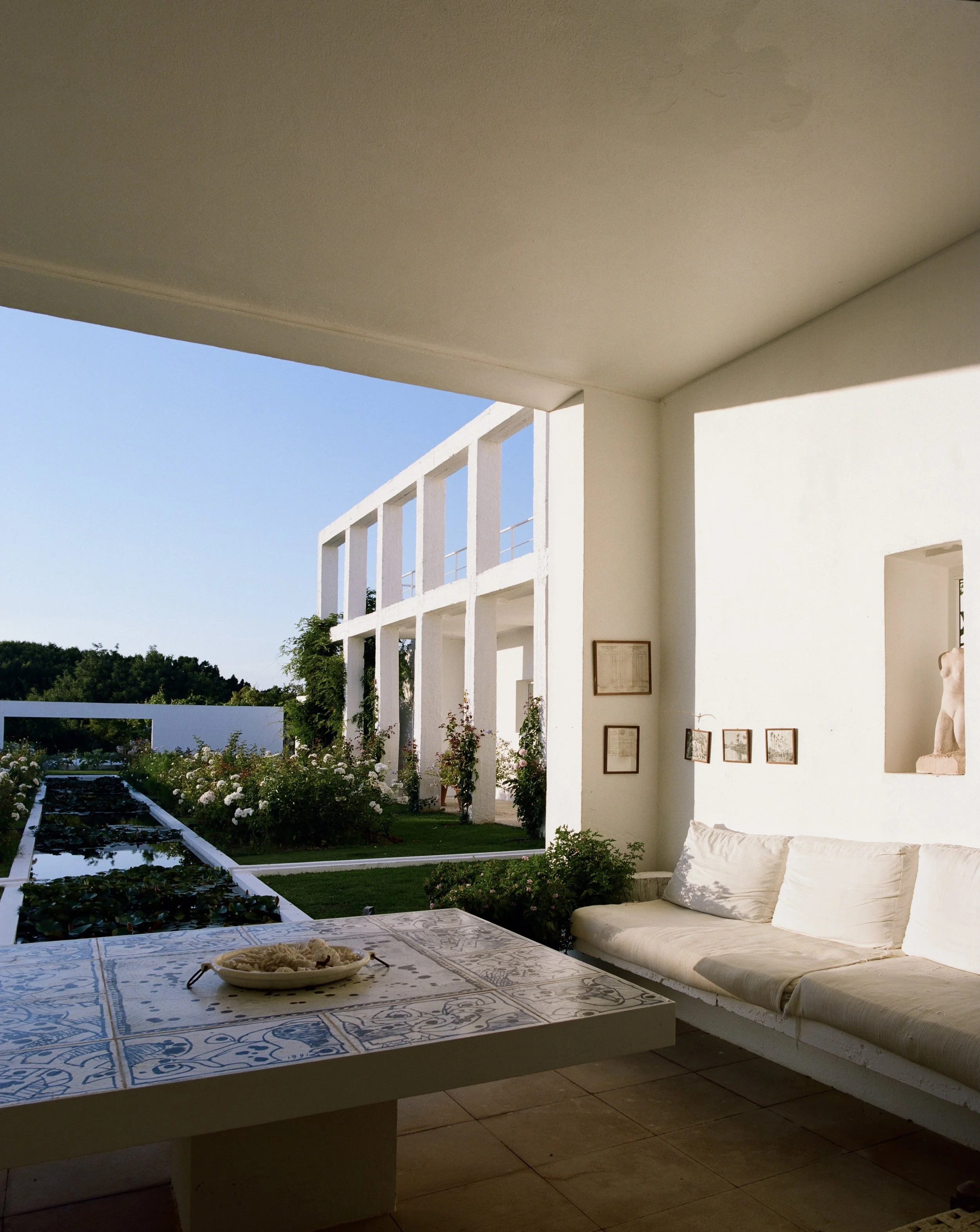 Exclusive Estate Rental - Image 1