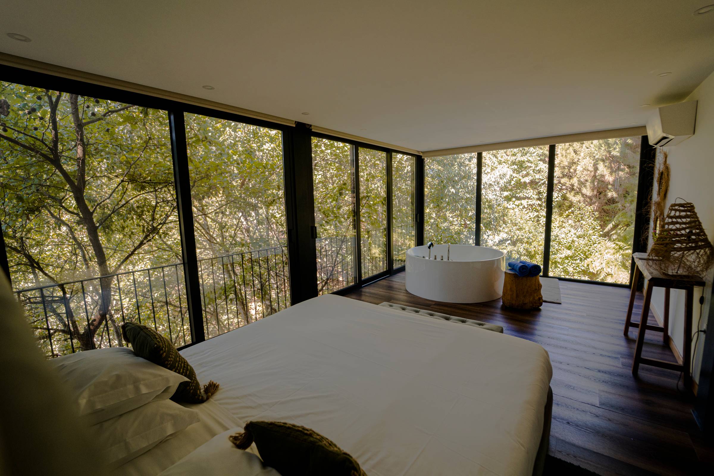 Luxury Couples Retreat October 2026 - Image 1